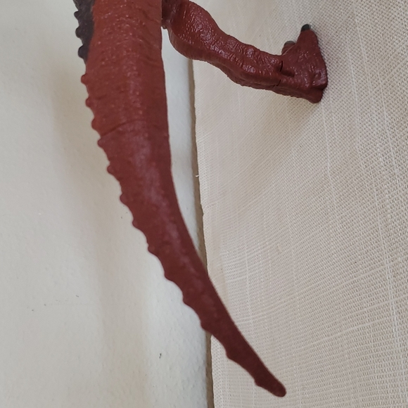 Jurassic World Fallen  Kingdom Carnotaurus with Virtual Scan Stamp Large - Picture 5 of 16